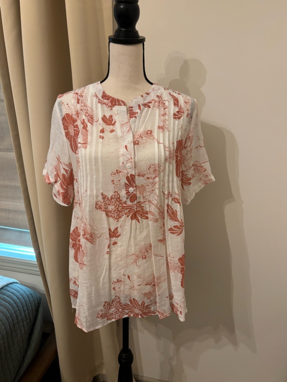 Source Unknown White & Rust Floral Pintuck Short-Sleeve Blouse